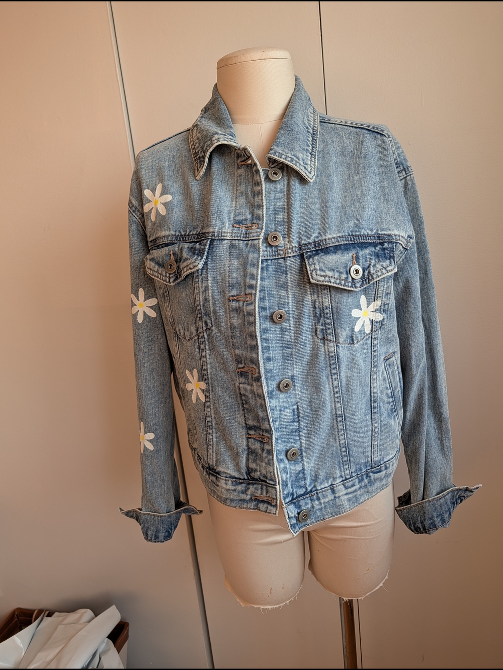 CHARLIE B Light Wash Denim Jacket with White Daisy Appliqués